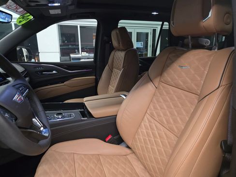 Used 2024 Cadillac Escalade Sport w/ Touring Package AWD/4WD image 19