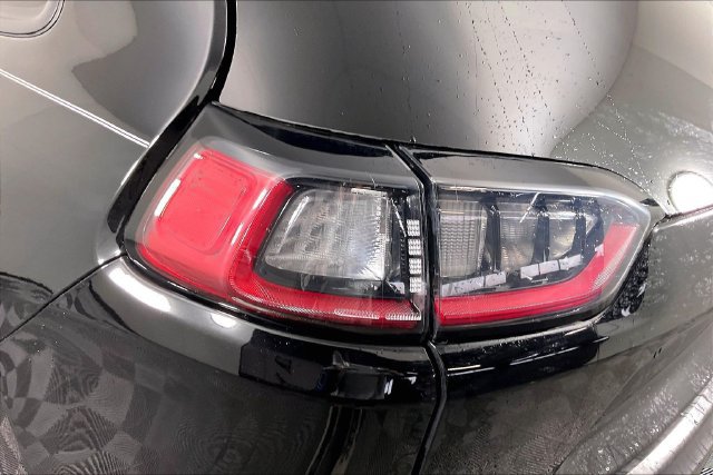 Used 2022 Jeep Cherokee Limited w/ Elite Package AWD/4WD image 17