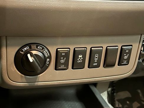 Used 2016 Nissan Frontier SV w/ SV Value Truck Package image 11