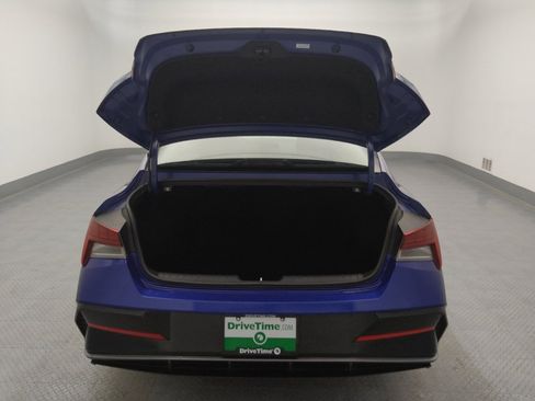 Used 2025 Hyundai Elantra SEL image 29