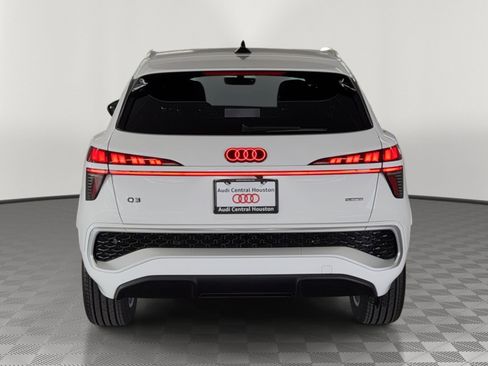 New 2026 Audi Q3 quattro 2.0T AWD/4WD image 10