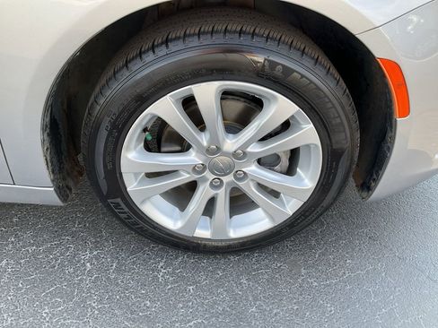 Used 2017 Chrysler 200 Limited Platinum image 22