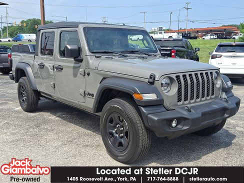 Used 2021 Jeep Gladiator Sport image 1