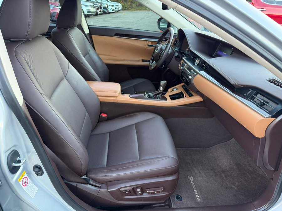 Used 2018 Lexus ES 350 w/ Premier Package FWD image 22