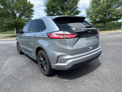 Used 2022 Ford Edge SE w/ Black Appearance Package