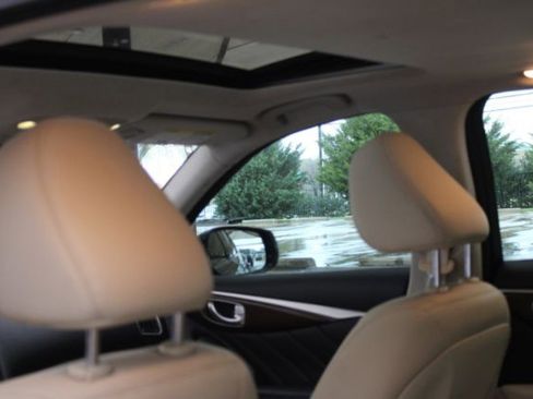 Used 2015 INFINITI Q50 Premium w/ Technology Package image 20