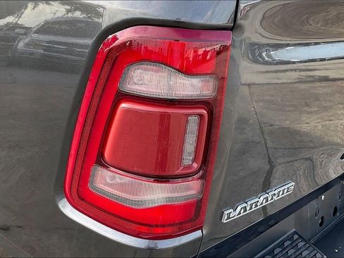 Used 2022 RAM 1500 Laramie AWD/4WD image 19