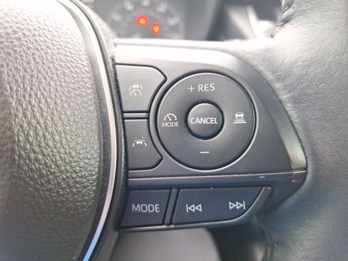 Used 2025 Toyota Corolla SE image 21