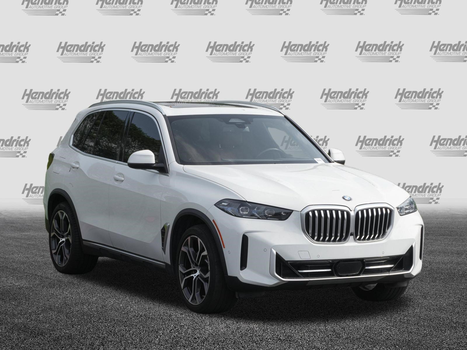 Certified 2024 BMW X5 sDrive40i w/ Premium Package RWD image 2