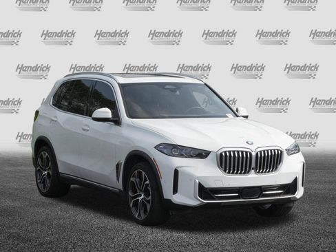Used 2024 BMW X5 sDrive40i w/ Premium Package RWD image 2