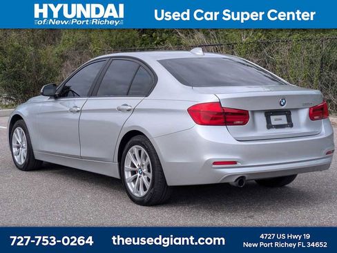 Used 2016 BMW 320i Sedan RWD image 3