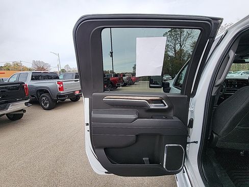 Used 2025 Chevrolet Silverado 2500 LT w/ Convenience Package image 27