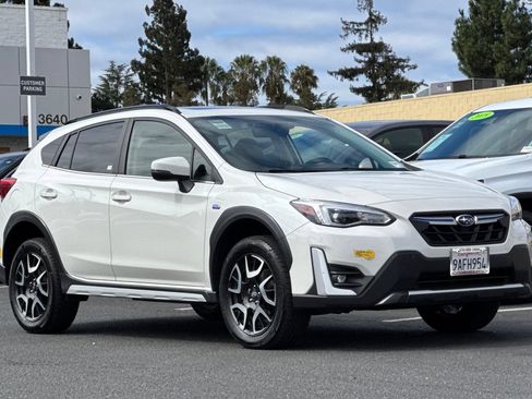Used 2022 Subaru Crosstrek Hybrid w/ Moonroof Package w/Navigation AWD/4WD image 2