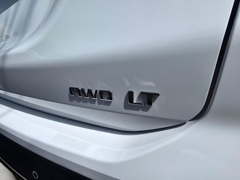 Used 2023 Chevrolet Equinox LT w/ LPO, Floor Liner Package AWD/4WD image 17