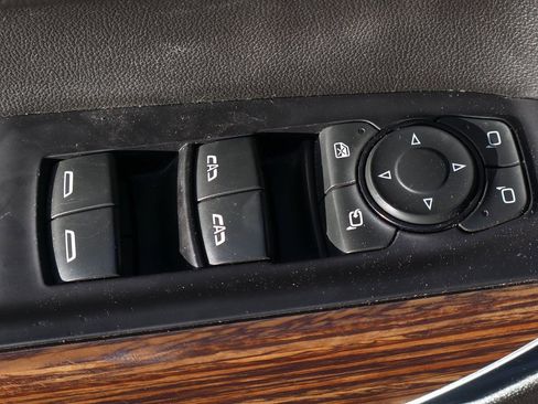 Used 2021 Chevrolet Silverado 1500 High Country w/ Technology Package image 14