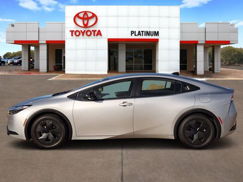 Used 2026 Toyota Prius LE image 3