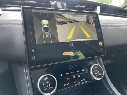 Certified 2024 Jaguar F-PACE R-Dynamic S image 20