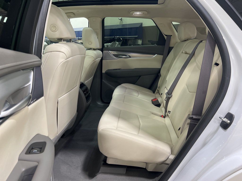 Used 2023 Cadillac XT5 Premium Luxury AWD/4WD image 12