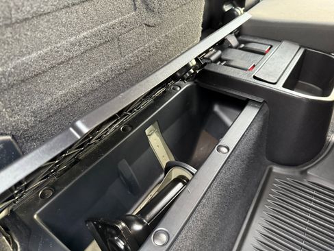 Used 2018 Toyota Tacoma TRD Off-Road image 14