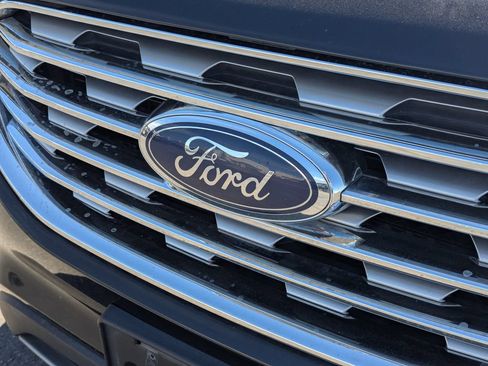 Used 2020 Ford Edge SEL AWD/4WD image 11