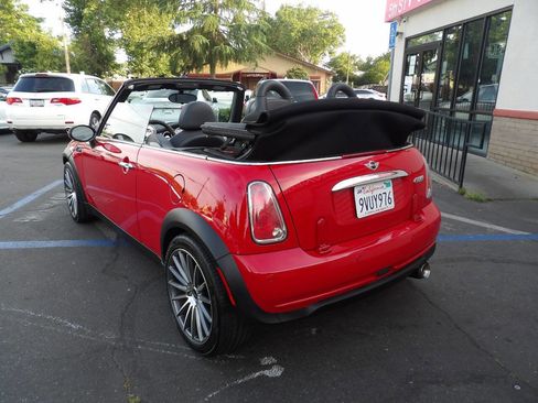 Used 2005 MINI Cooper Convertible FWD image 4