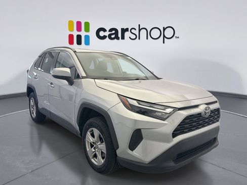 Used 2022 Toyota RAV4 XLE w/ Convenience Package AWD/4WD image 7