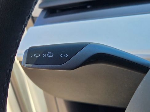 Used 2022 Tesla Model Y Performance AWD/4WD image 21