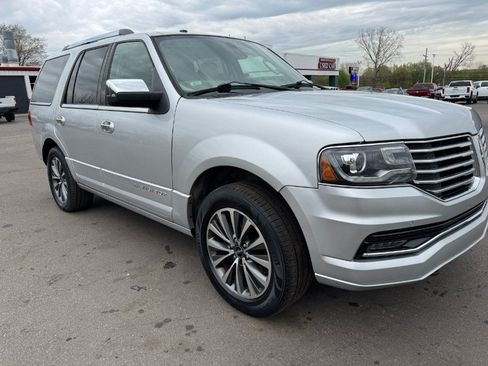 Used 2015 Lincoln Navigator 4WD image 12
