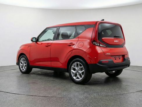 Used 2025 Kia Soul LX w/ LX Technology Package FWD image 6