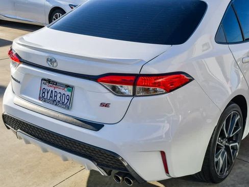 Used 2022 Toyota Corolla SE image 6