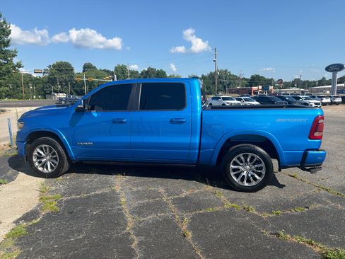 Used 2022 RAM 1500 Laramie AWD/4WD image 5