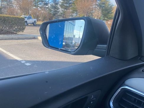 Certified 2024 Chevrolet Equinox LS image 35