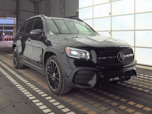 Used 2020 Mercedes-Benz GLB 250 image 3