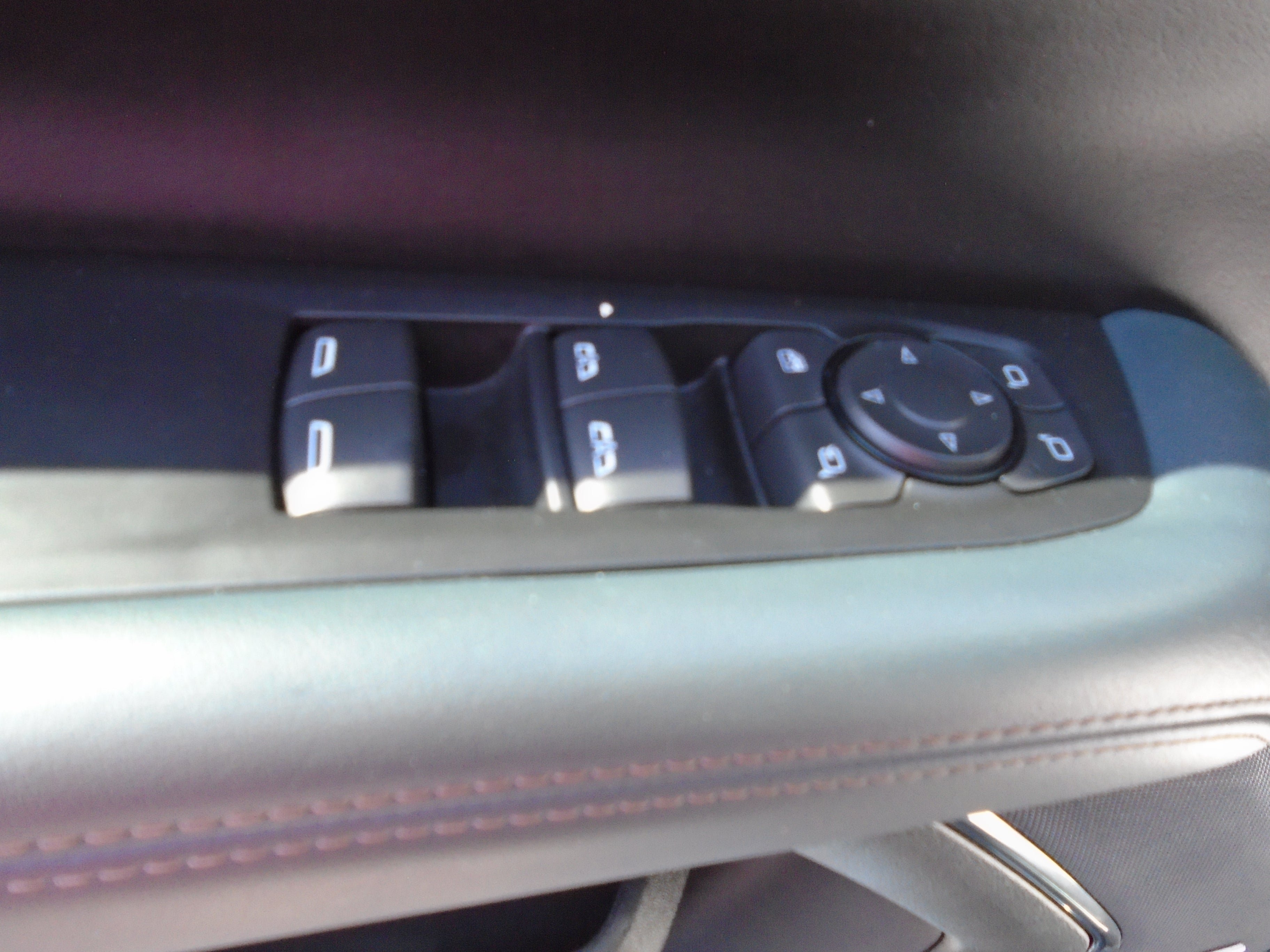 Used 2025 GMC Yukon AT4 AWD/4WD image 57