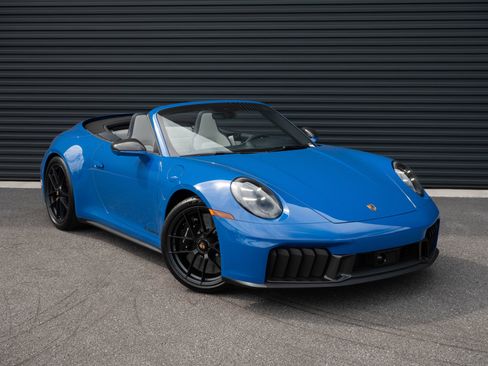 Certified 2026 Porsche 911 Carrera 4 GTS AWD/4WD image 24