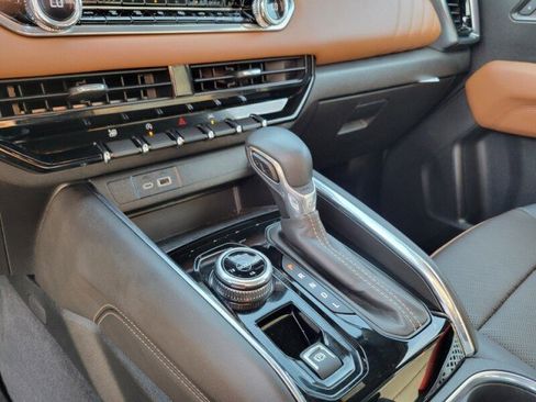 Used 2024 GMC Canyon AT4 w/ AT4 Premium Package image 21