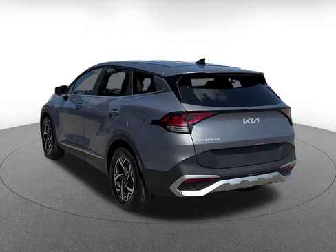Used 2025 Kia Sportage LX FWD image 9