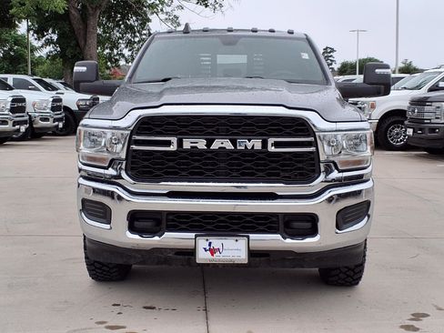 Used 2024 RAM 2500 Tradesman w/ Chrome Appearance Group AWD/4WD image 4