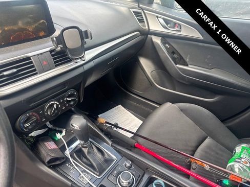 Used 2017 MAZDA MAZDA3 Sport FWD image 11