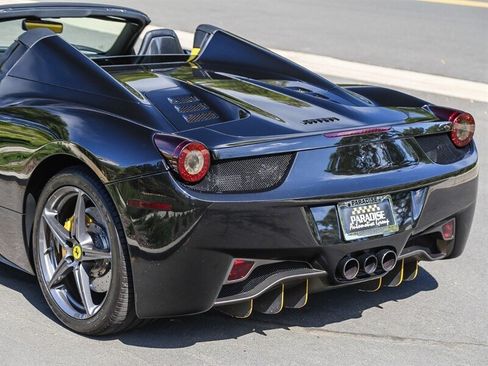 Used 2013 Ferrari 458 Spider RWD image 18