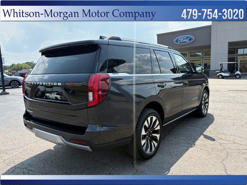 Used 2025 Ford Expedition Platinum w/ Driver's Package AWD/4WD image 6
