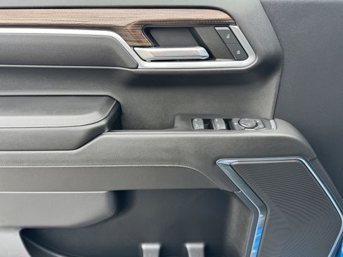 Used 2022 Chevrolet Silverado 1500 LT image 10