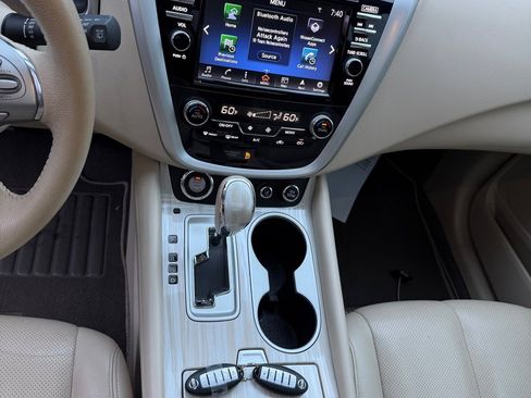 Used 2016 Nissan Murano Platinum w/ Platinum Technology Package FWD image 13