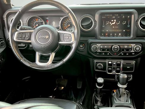 Used 2020 Jeep Wrangler Unlimited Sahara w/ Uconnect 4C Nav & Sound Group AWD/4WD image 8