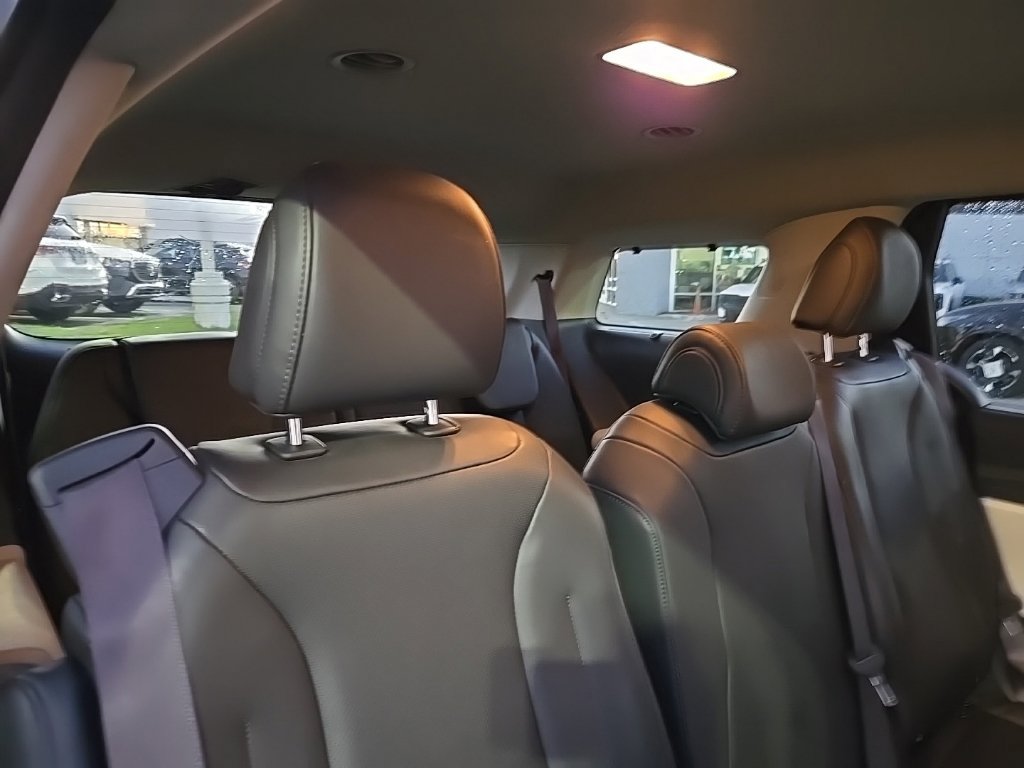 Certified 2024 Kia Carnival EX FWD image 37
