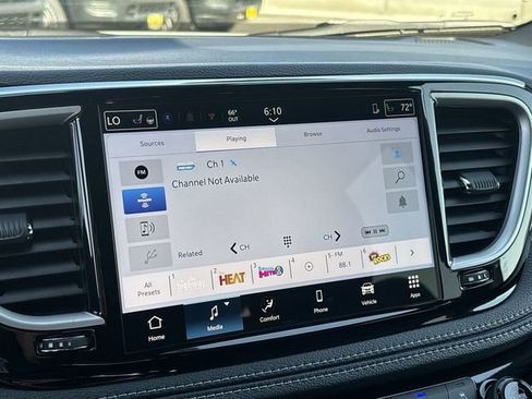 New 2026 Chrysler Pacifica Select image 18