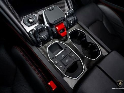 Used 2023 Lamborghini Urus S image 35