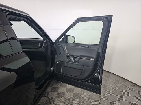 Used 2022 Rivian R1S Launch Edition image 18