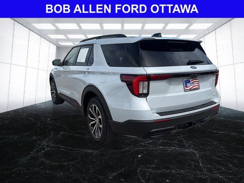 Used 2026 Ford Explorer ST-Line AWD/4WD image 3