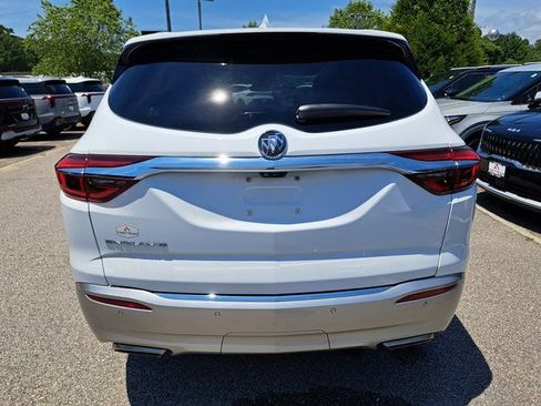 Used 2020 Buick Enclave Essence w/ Sound and Sites Package FWD image 6